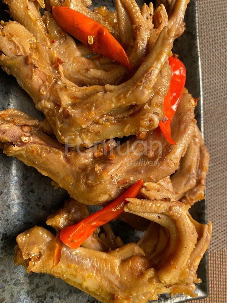 A004 秘制手工鸭掌 Spicy Duck Feet