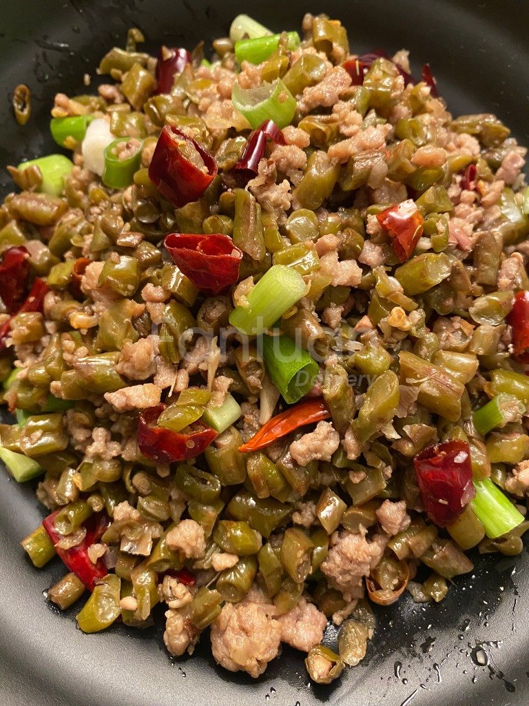 D008 酸豆角肉沫Pan Fried Minced Pork with Fermented String Bean