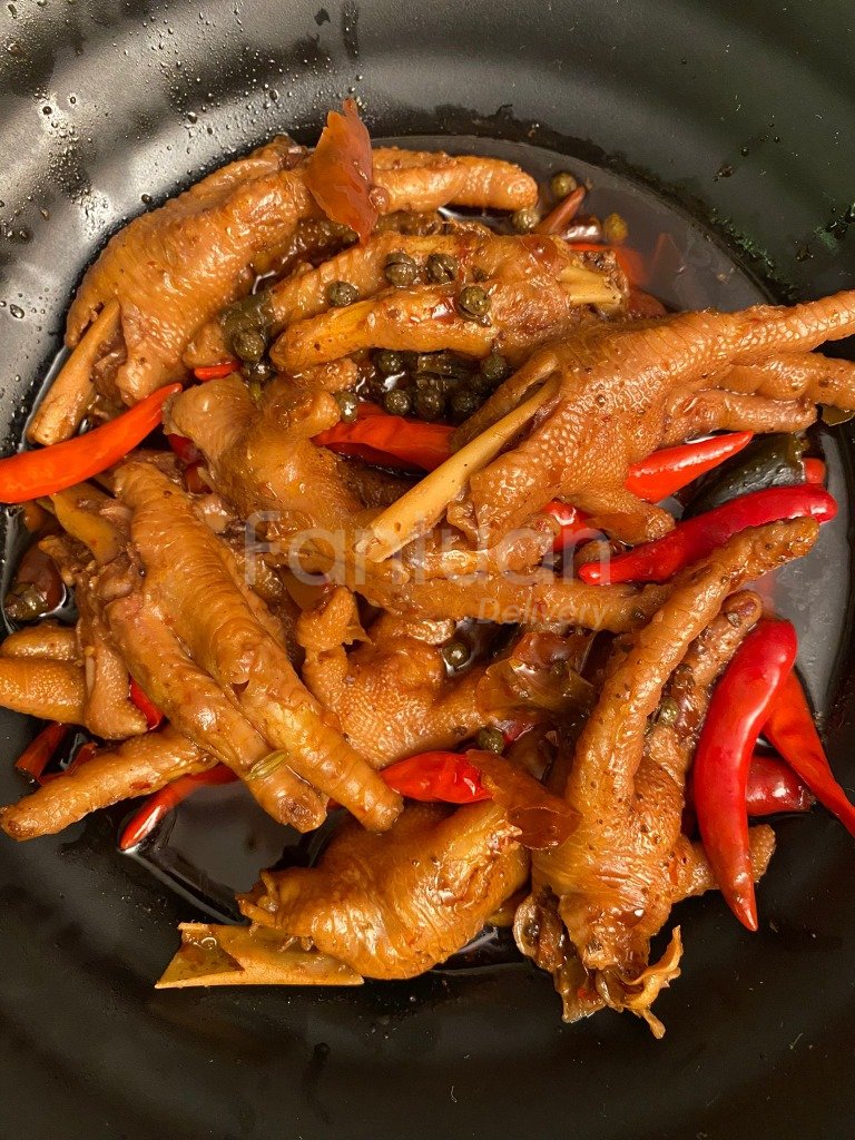 A013 秘制脱骨凤爪 Savory Chicken Feet